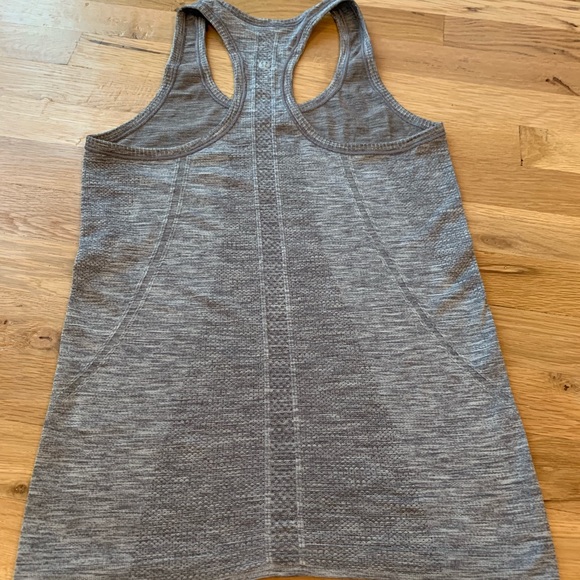 lululemon athletica Tops - Lululemon run swiftly tank EUC GRAY 6